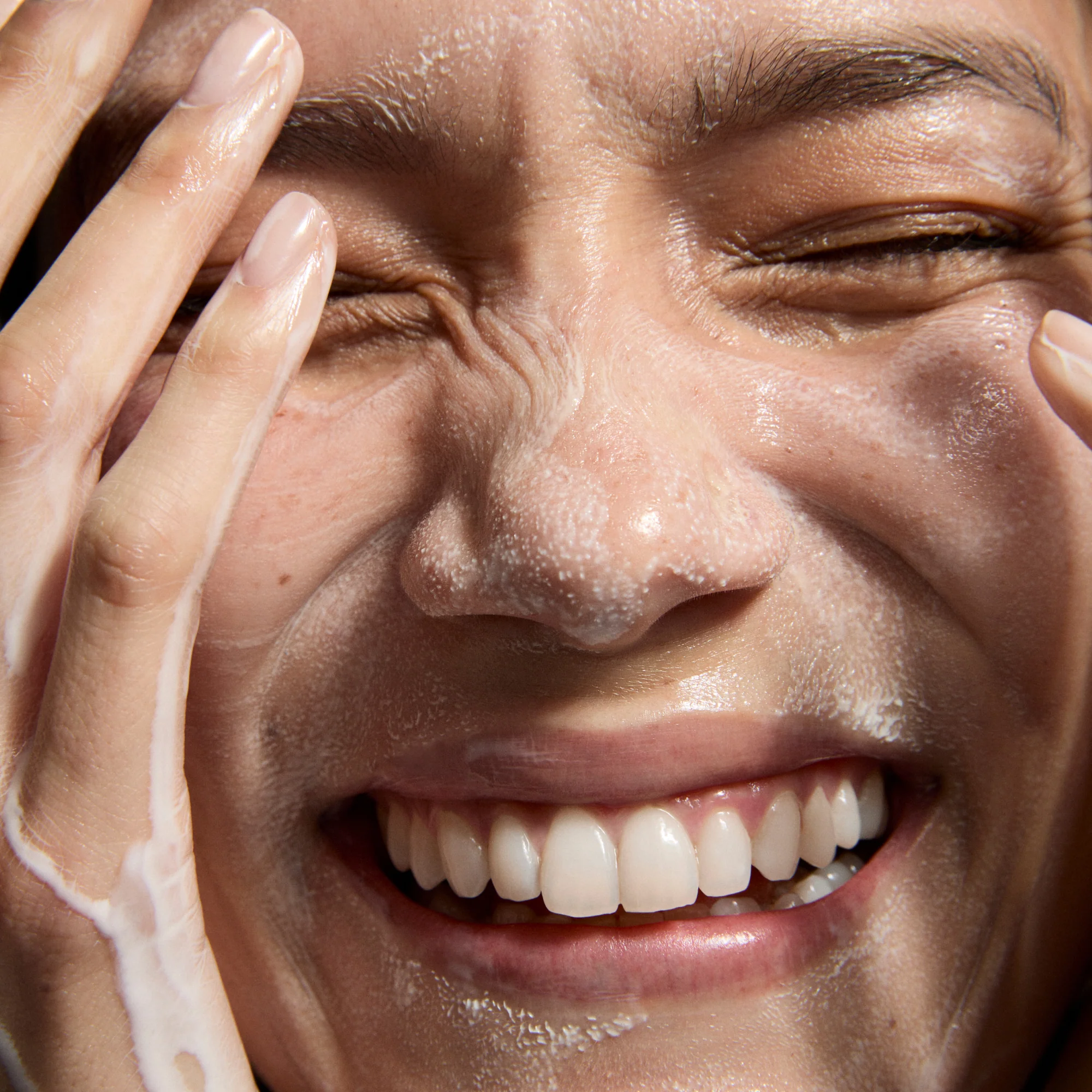 Hydrating Cleanser & Oil-Free Moisturizer Duo - Image 8